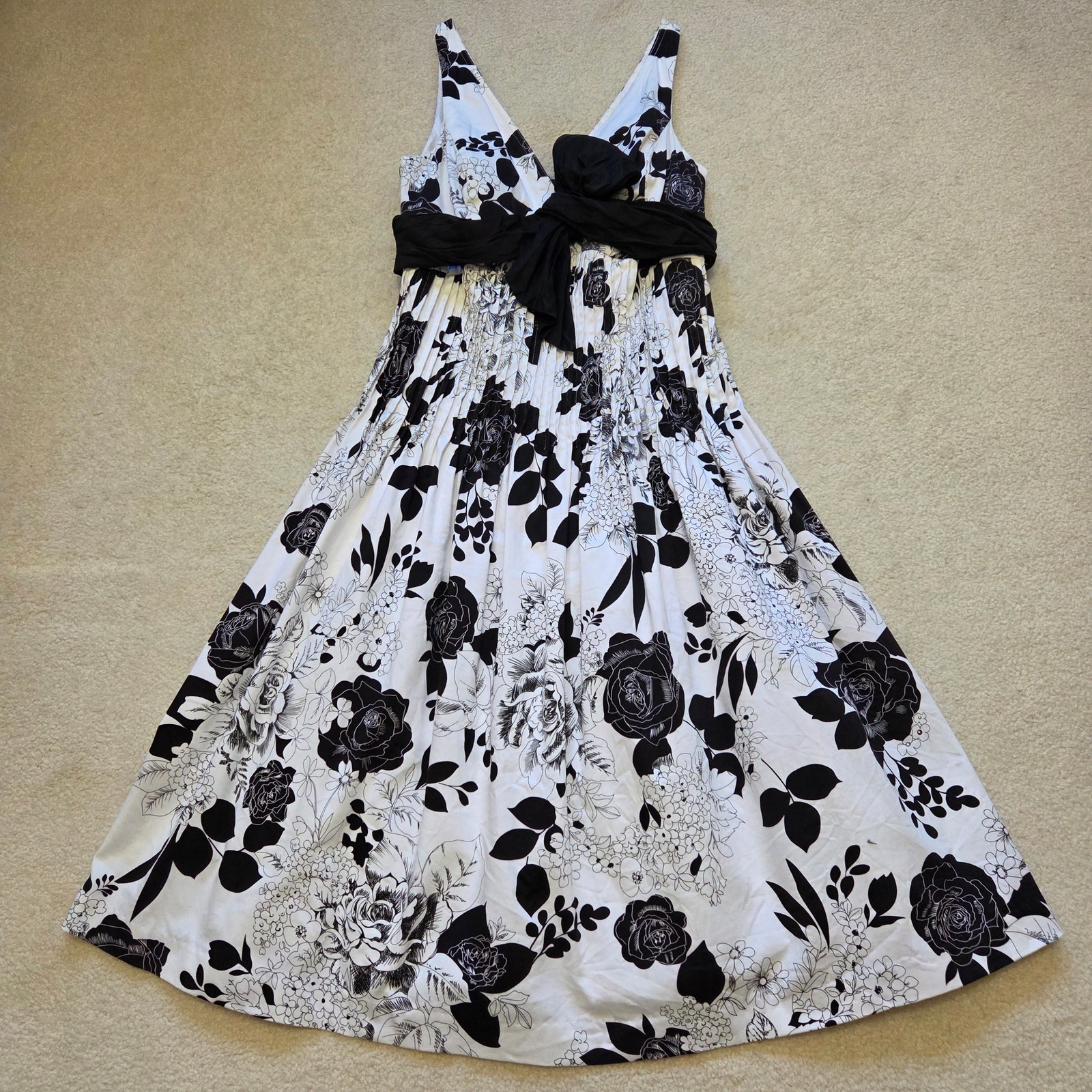 Teri Jon By Rickie Freeman 6 Sleeveless Pleated Lined Black White Floral Dress